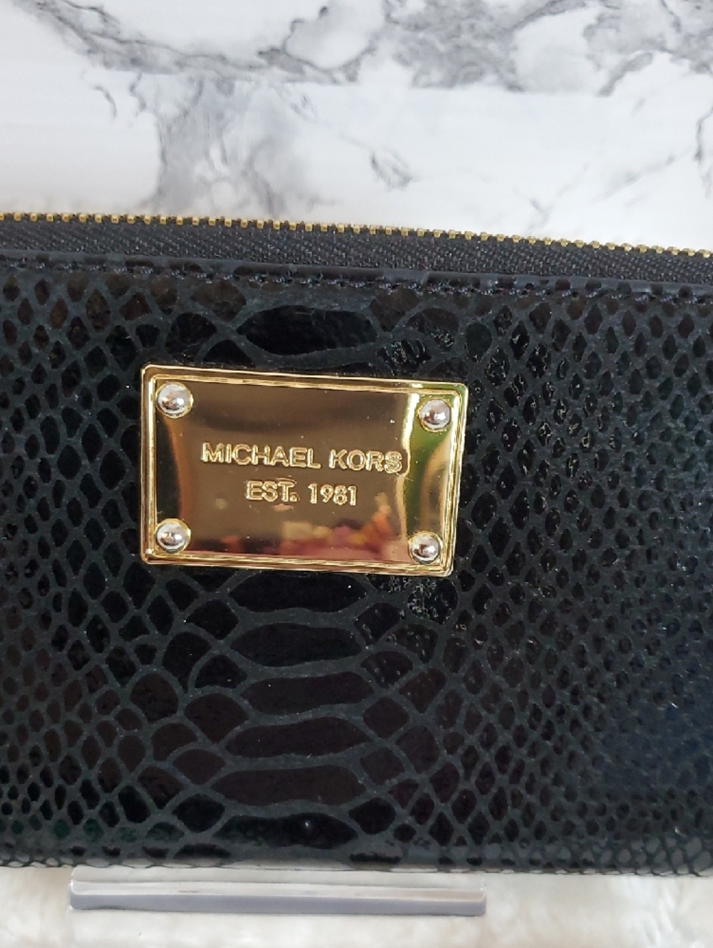 Michael Kors Black Patent Python Embossed Wristlet Wallet with Gold Plaque EUC - Picture 2 of 9